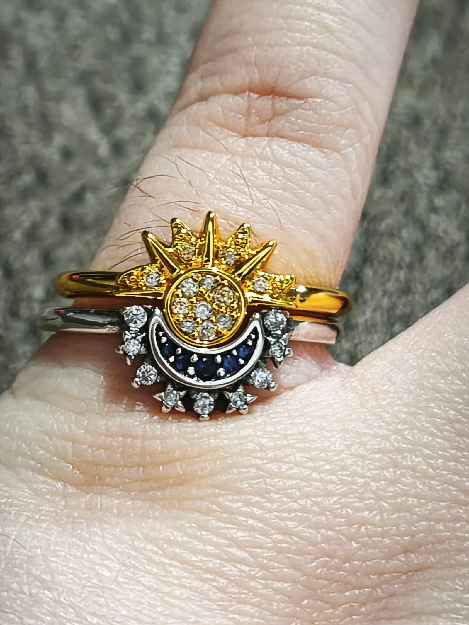 Pack de dos anillos celestiales sol y luna 